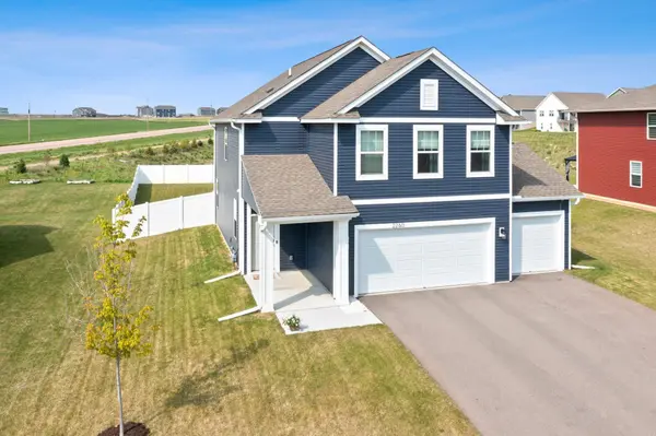 2260 Amelia TRL, Shakopee, MN 55379