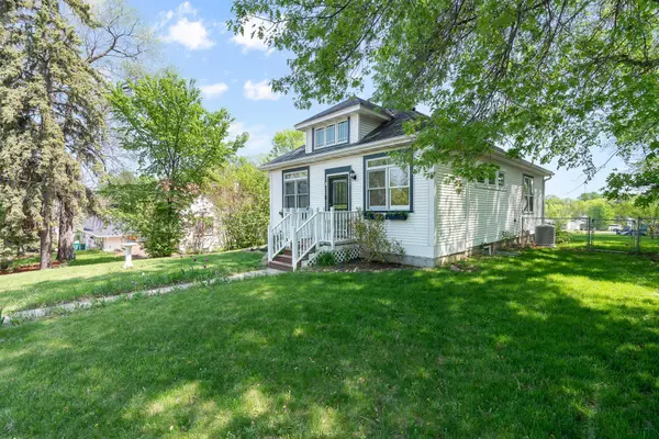 1172 Charlton ST, West Saint Paul, MN 55118