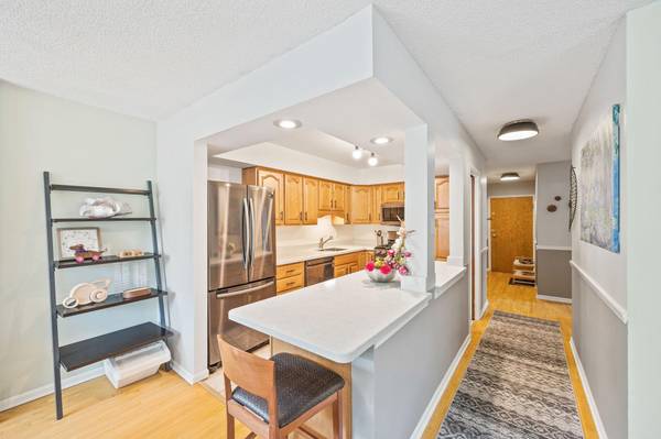 1912 Dupont AVE S #107 Minneapolis, MN 55403