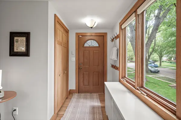 1669 Juliet AVE, Saint Paul, MN 55105