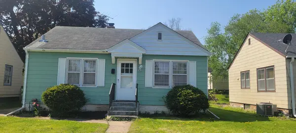 1072 Seminary AVE, Saint Paul, MN 55104