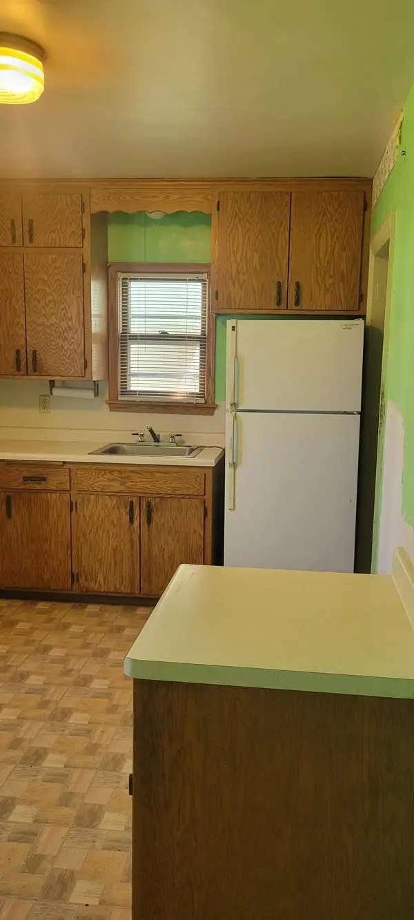 1072 Seminary AVE, Saint Paul, MN 55104