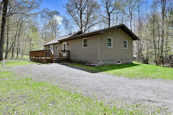 W3421 Morningside RD, Long Lake Twp, WI 54870