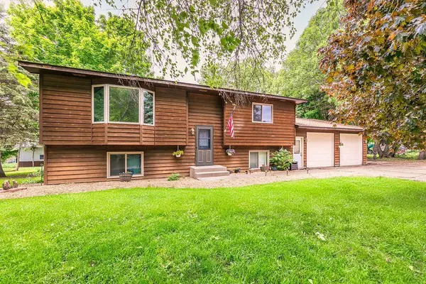 306 Robin AVE S, Maple Lake, MN 55358