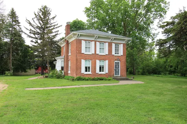 865 Ross RD, Hudson, WI 54016