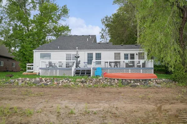 12000 Mentzer TRL, Lindstrom, MN 55045