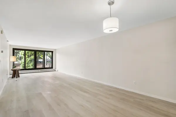 48 Groveland TER #B212, Minneapolis, MN 55403