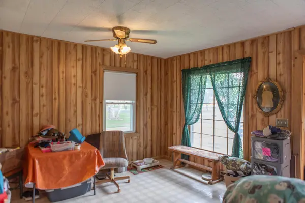 565 Clark ST NE, Hutchinson, MN 55350