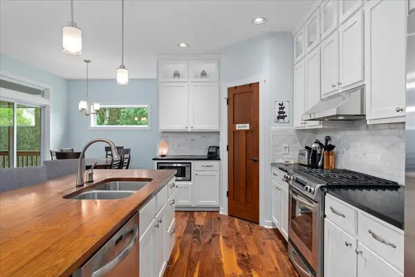 573 Devin LN, River Falls, WI 54022