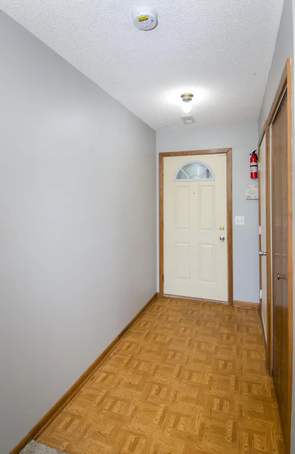 8717 Maplebrook Pkwy N, Brooklyn Park, MN 55445