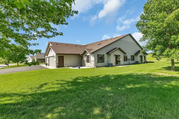 810 11th AVE NE, Milaca, MN 56353