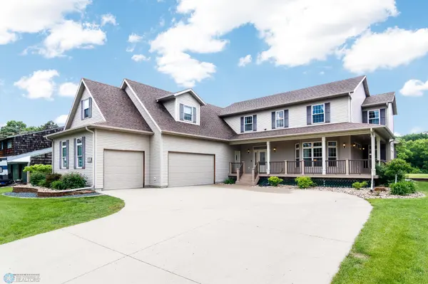 128 N Woodcrest DR N, Fargo, ND 58102
