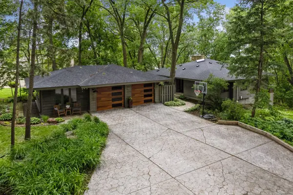 24306 E Cedar Lake DR, Cedar Lake Twp, MN 56071