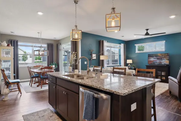 1900 Meridian Curve, Carver, MN 55315