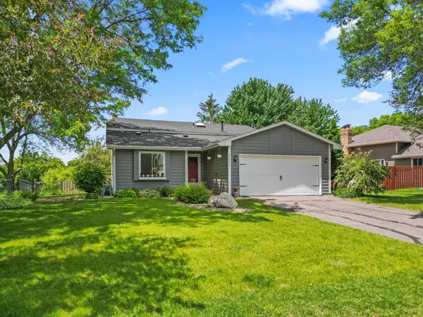 8833 Jonquil LN N, Maple Grove, MN 55369