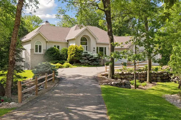 14864 Richards DR W, Minnetonka, MN 55345