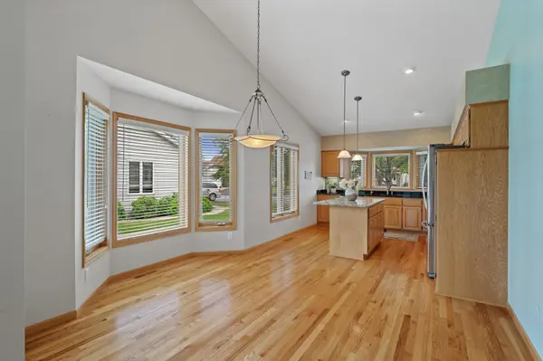 14335 Peninsula Point DR, Savage, MN 55378