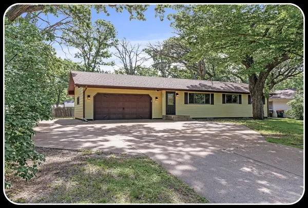 8977 Dunlap AVE, Lexington, MN 55014