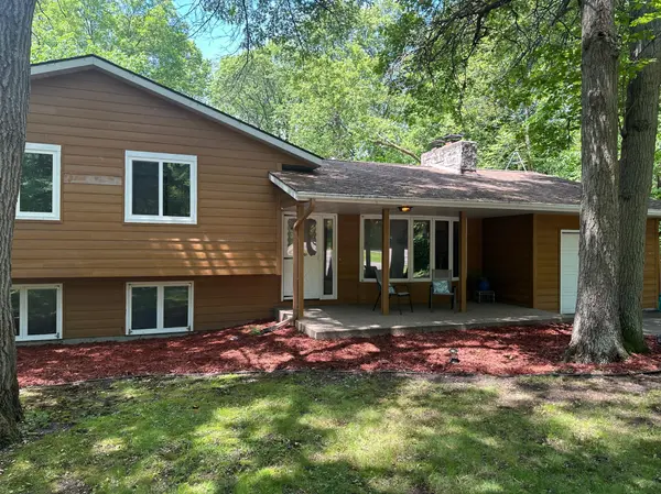 29427 Kiwi CT, Saint Joseph, MN 56374