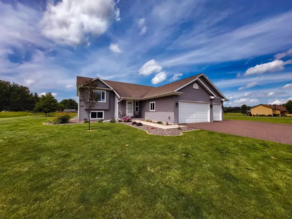 4416 114th ST, Lake Hallie, WI 54729