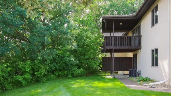 1223 Knollwood TRL, Altoona, WI 54720