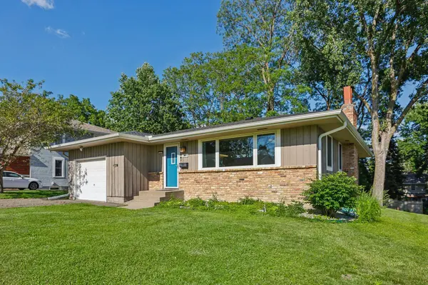 1304 Independence AVE N, Golden Valley, MN 55427
