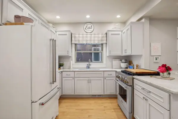 209 7th AVE N, Hopkins, MN 55343