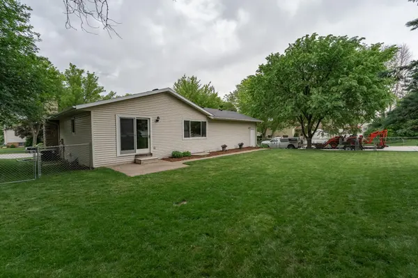 1002 Chalet DR NW, Rochester, MN 55901