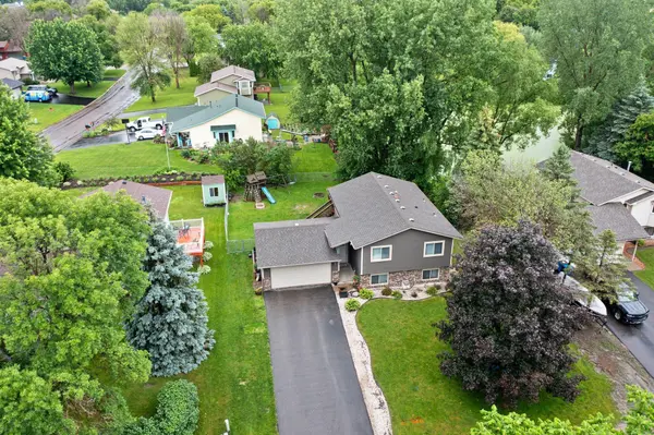 1869 Fox RUN, Centerville, MN 55038