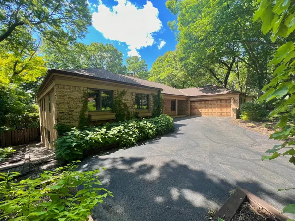 9128 Decatur AVE S, Bloomington, MN 55438