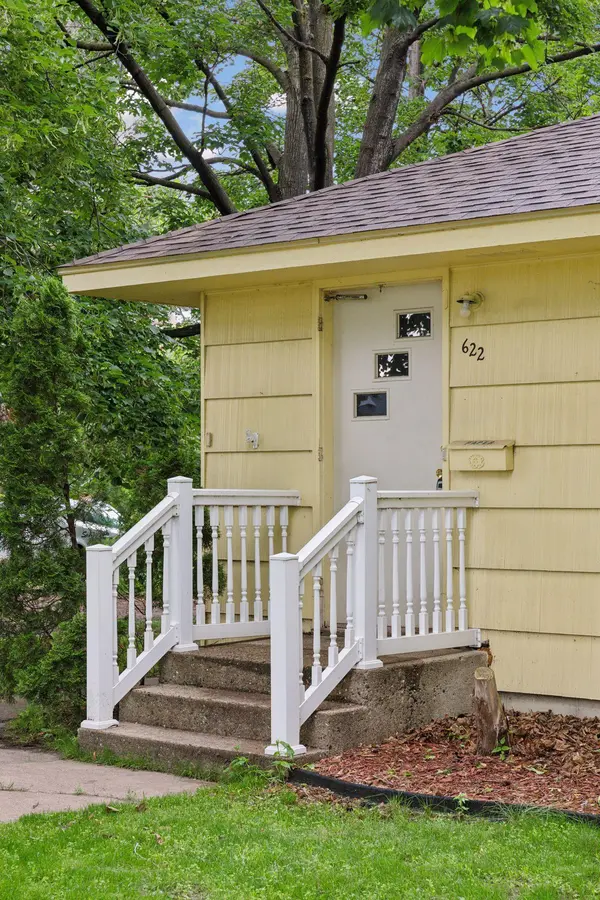 622 Jackson ST, Anoka, MN 55303