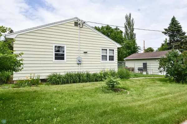 1524 5th ST S, Moorhead, MN 56560
