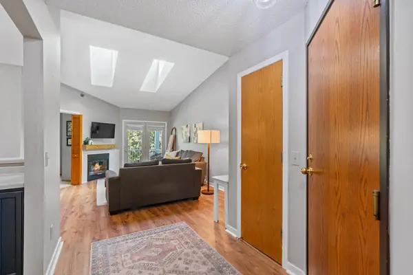 11211 Oregon CIR, Bloomington, MN 55438