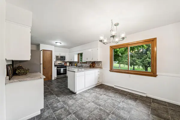 830 Park ST, Baldwin, WI 54002
