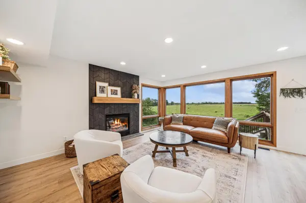 422 Ramsey AVE, Carver, MN 55315