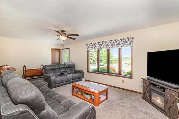 11841 W 250th ST, Belle Plaine, MN 56011