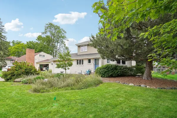 3209 Wendhurst AVE, Saint Anthony, MN 55418