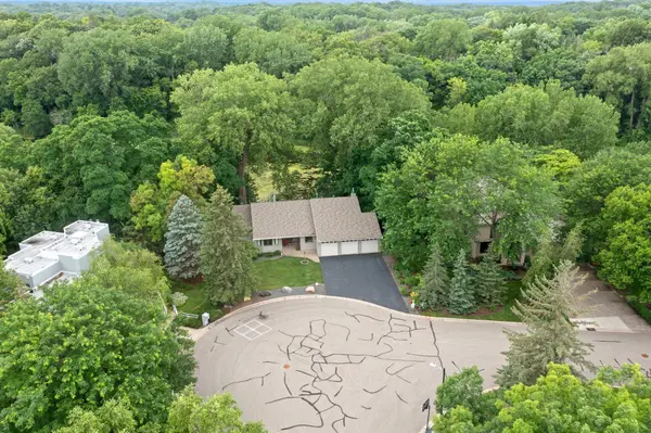 8728 Walton Pond CIR, Bloomington, MN 55438