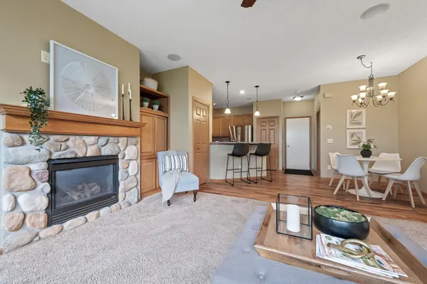 11001 Oak Grove CIR #C, Woodbury, MN 55129