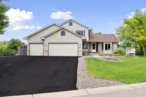 8510 Woodland Curve,  Saint Bonifacius,  MN 55375