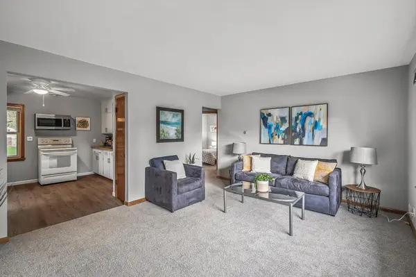 131 Mount Vernon AVE, Maplewood, MN 55117