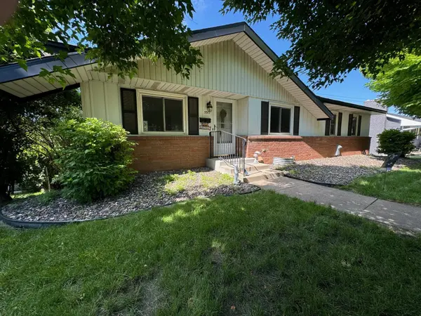 3313 Edgemere AVE,  Saint Anthony,  MN 55418
