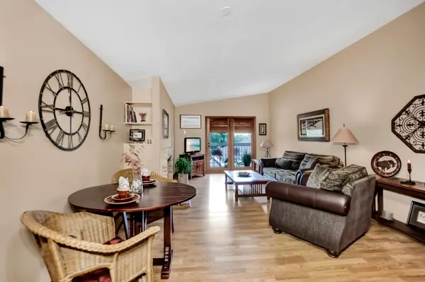 7632 157th ST W #306, Apple Valley, MN 55124