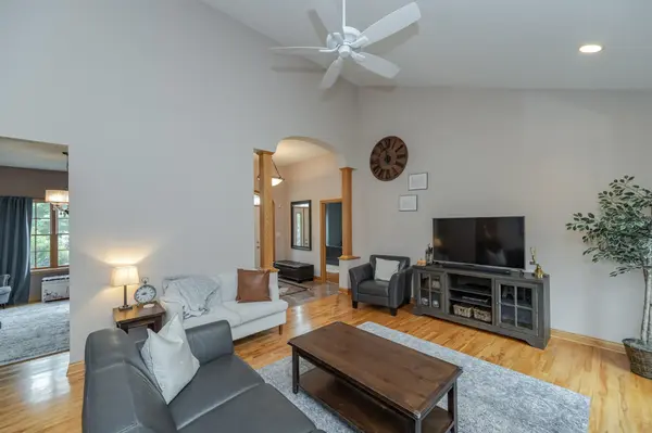 1073 Cedar Ridge LN SW, Oronoco, MN 55960