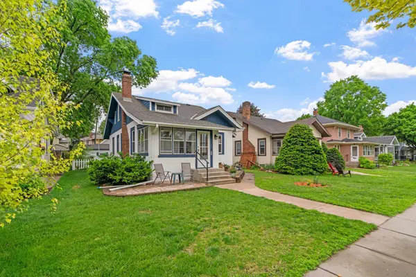 1744 Berkeley AVE, Saint Paul, MN 55105