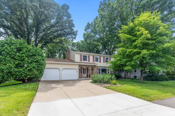 7301 Courtly RD, Woodbury, MN 55125