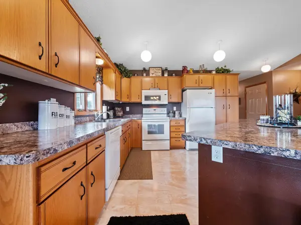 320 Voyager DR, Alexandria, MN 56308