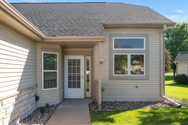 700 Leroy LN #25, River Falls, WI 54022