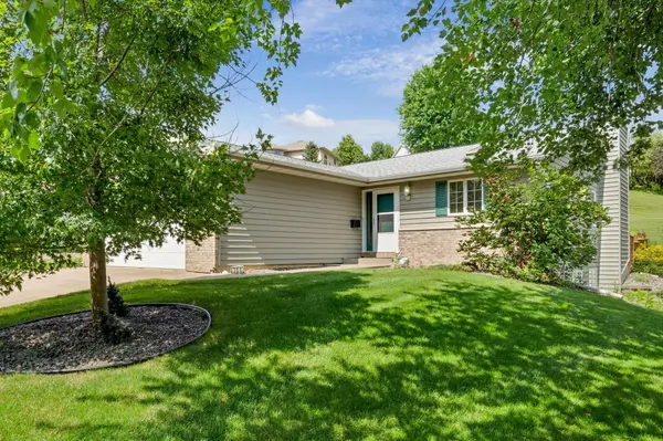 308 Regent DR, La Crescent, MN 55947