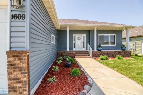 1609 36TH ST S, Moorhead, MN 56560